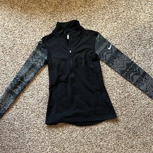 NIKE Quarter zip Sweatshirt